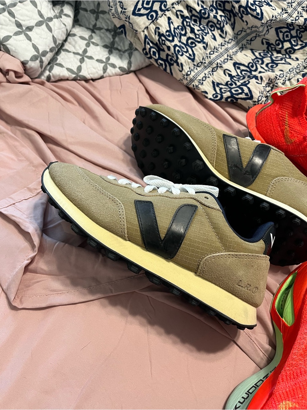 Veja Olive Tan & Black Low-Top Sneakers